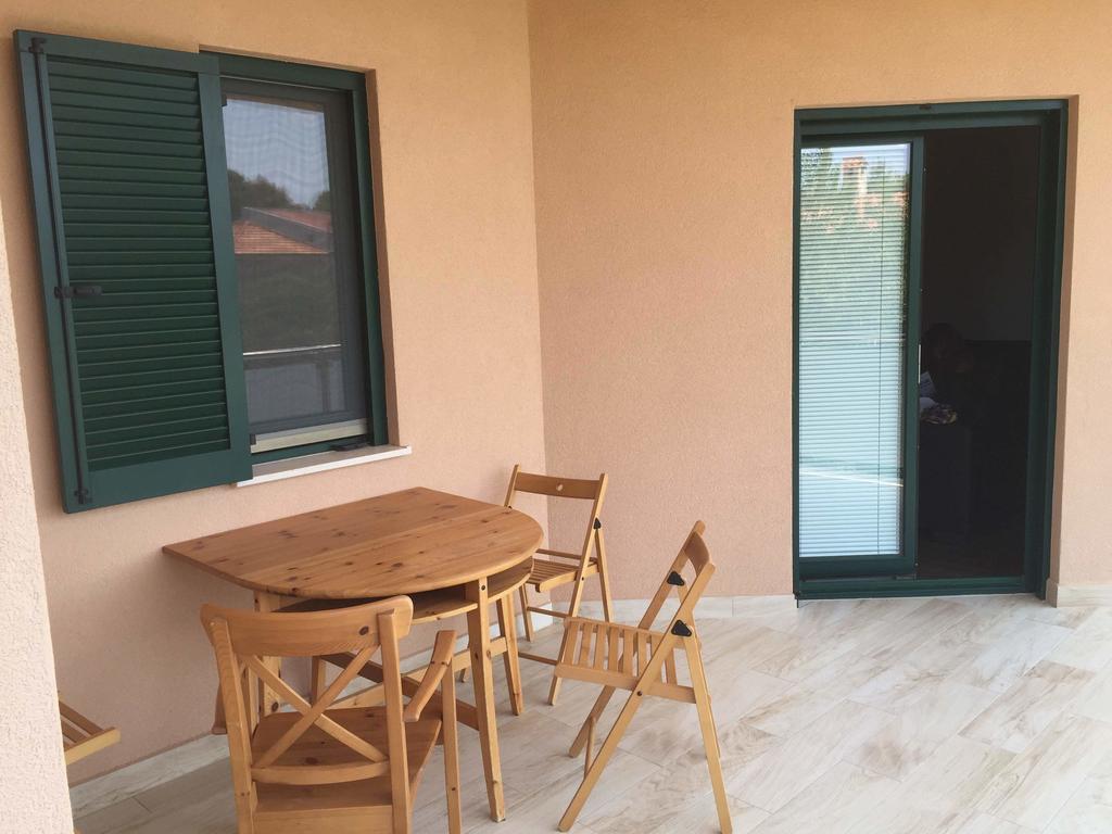 Apartments Dujic Tribalj Oda fotoğraf