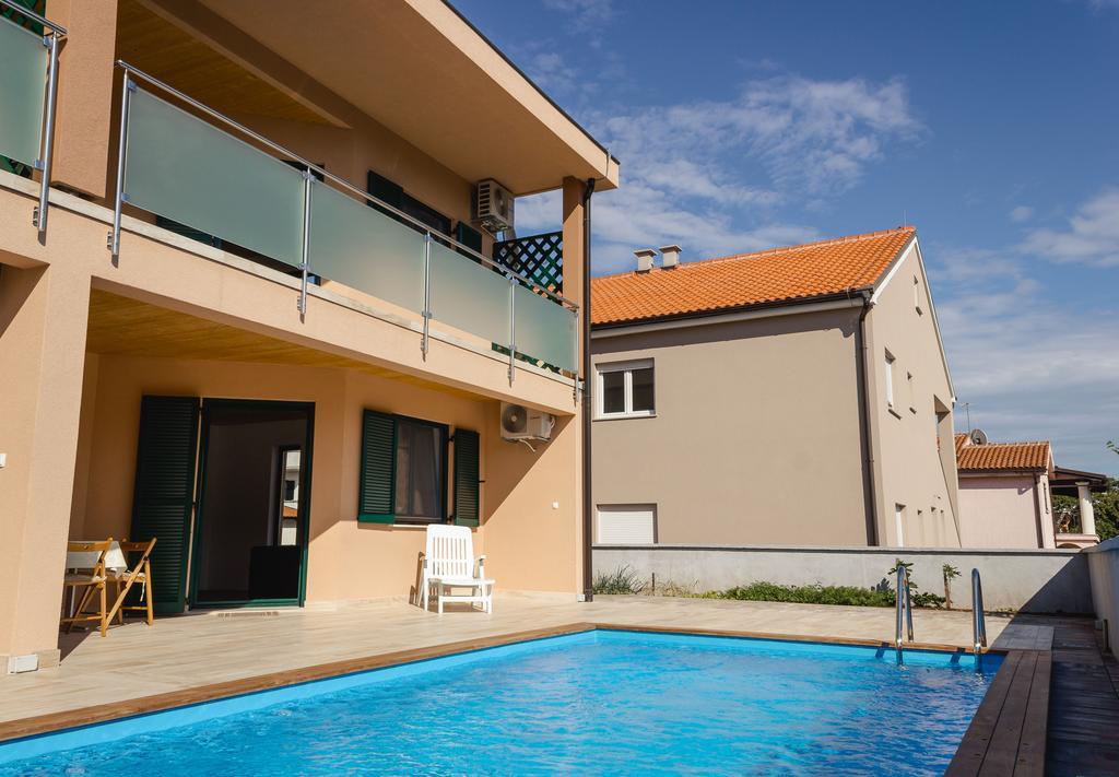 Apartments Dujic Tribalj Oda fotoğraf