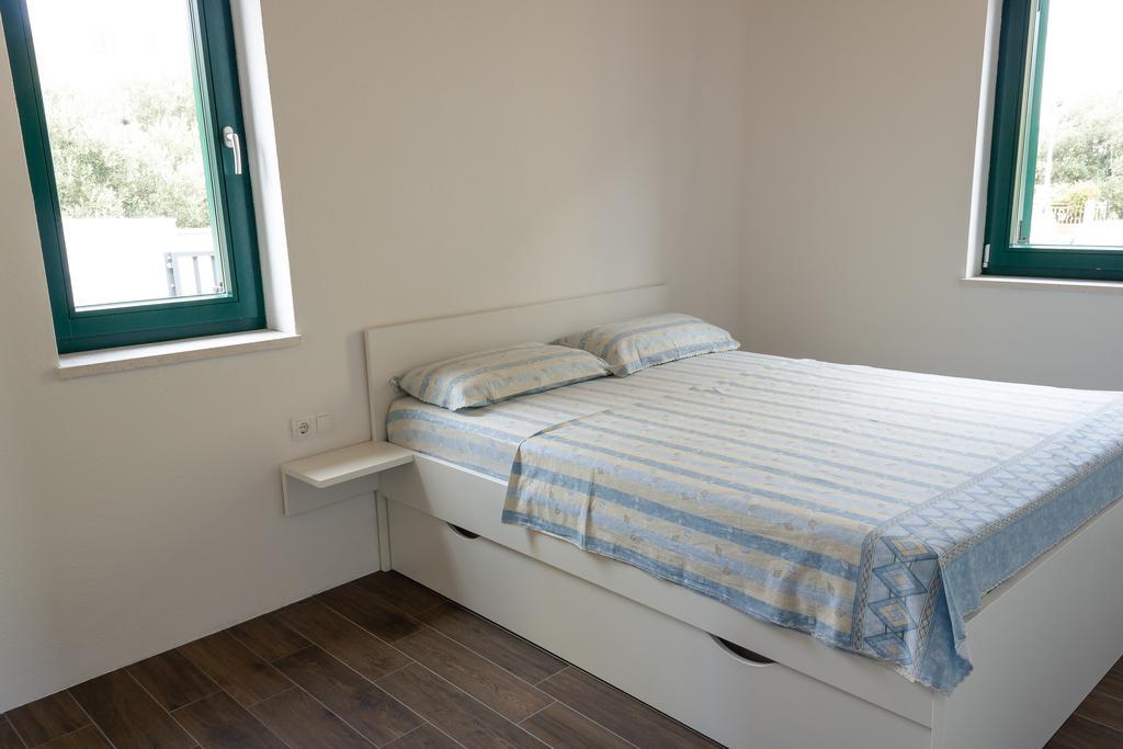 Apartments Dujic Tribalj Oda fotoğraf
